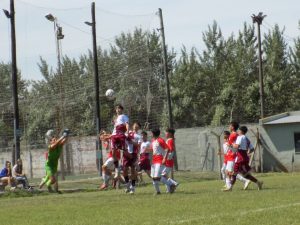 Fútbol inferiores: Huracán Ciclista y ACDC campeones en séptima y octava (videos)
