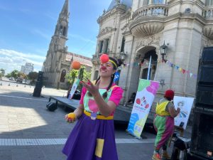 Anticipada celebración del Día Internacional del Payaso (videos)