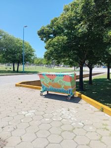 Intervención artística de estudiantes de la EESEA 1 en contenedor de Transportes Malvinas