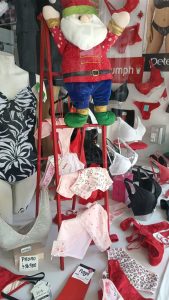 (audio) Una tradición que no pasa de moda: la Bombacha Rosa para Navidad