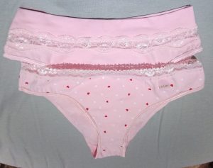 (audio) Una tradición que no pasa de moda: la Bombacha Rosa para Navidad