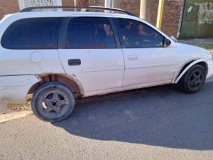 Triple choque en Alberdi y Azcuénaga