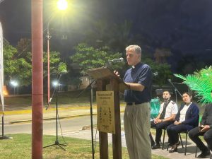 Reinauguración de la Cruz del Centenario con aura navideño (video)