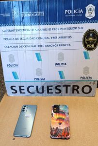 Aprehendieron a una mujer acusada de robarle más de 400 mil pesos a un adulto mayor
