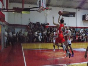 ¡Huracán es el Tri-Campeón Anual del Básquet local!