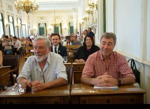 La Libertad Avanza reclama y cuestiona una tradición democrática rota