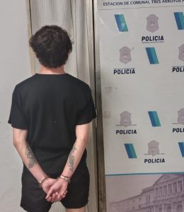 Presos por circular con vehículo con pedido de secuestro y agresión a Policías