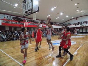 Básquet: Huracán pegó primero en la Final