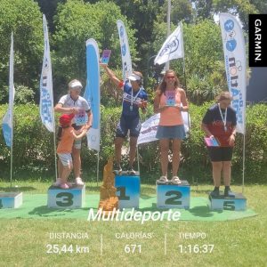 La triatleta Elisa Hospitaleche 1ª en el Campeonato Provincial y 2ª en el Nacional