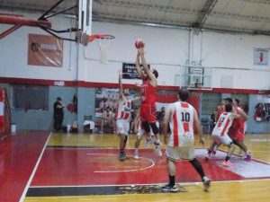 Básquet: Quilmes venció a Alumni y dio el primer paso hacía la Final de los Play-Off