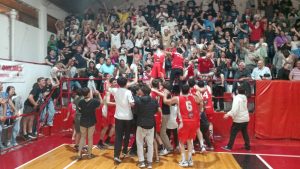 ¡Huracán es el Tri-Campeón Anual del Básquet local!