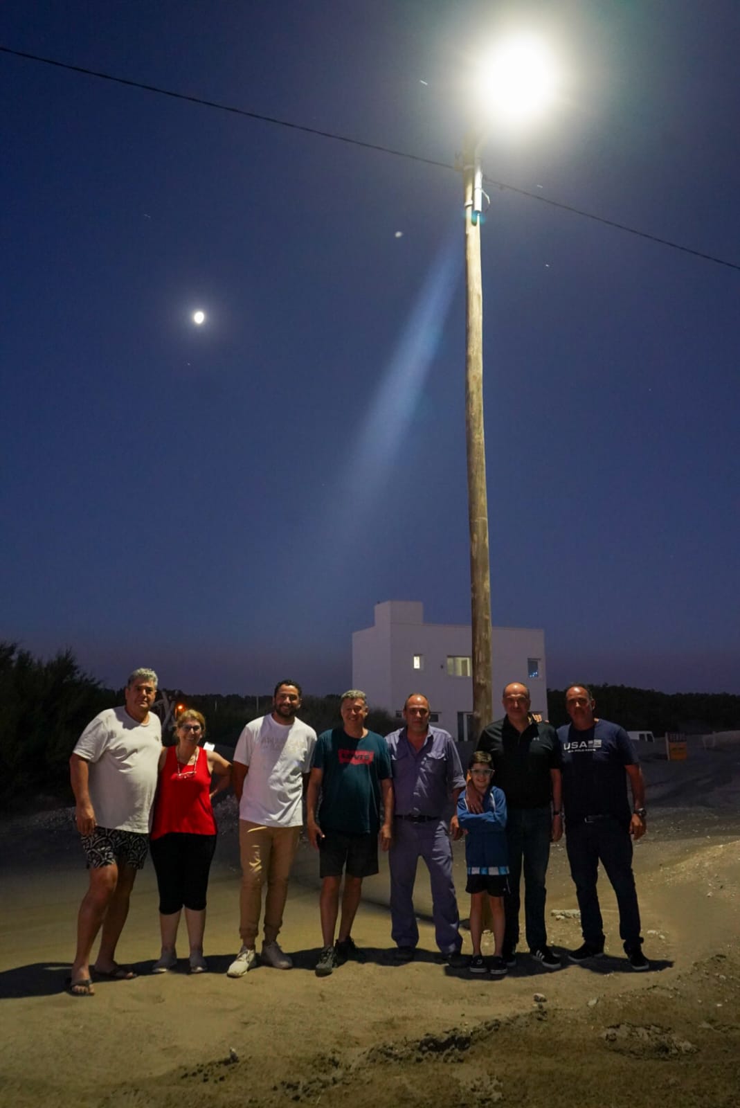 Nuevas luces en la costanera de Claromecó mejoran la iluminación integral