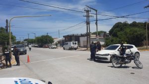 Motociclista al Hospitalito en Claromecó: chocó con un auto