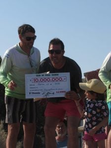 Pesca: Kevin Ginel se coronó en las playas de Orense