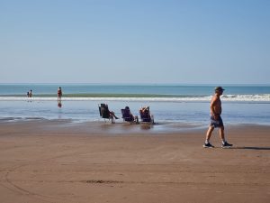 Domingo de playa ideal en Claromecó: entre el calor y la calma del mar