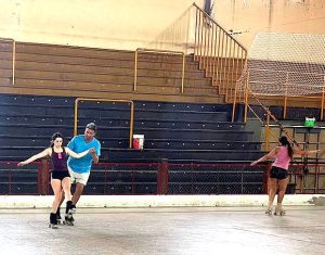 El Patin Artístico del Club Huracán entrena y planifica el 2026
