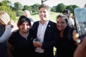 Kicillof en Gesell: “Trabajamos para que la temporada resista a las políticas económicas que destruyen el turismo local”