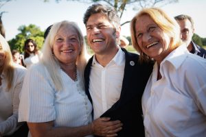 Kicillof en Gesell: “Trabajamos para que la temporada resista a las políticas económicas que destruyen el turismo local”