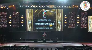 (video) “Pancho” Santarén sigue haciendo historia. Esta vez fue en la “Noche de Ganadores”