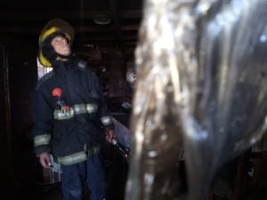 Incendio en vivienda, en calle Isabel La Católica, deja importantes daños materiales