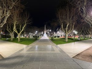 Chaves: Tareas de mantenimiento y cuidado en plaza 25 de Mayo