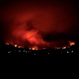 Incendio fuera de control en Chubut: Cientos de evacuados y graves pérdidas edilicias