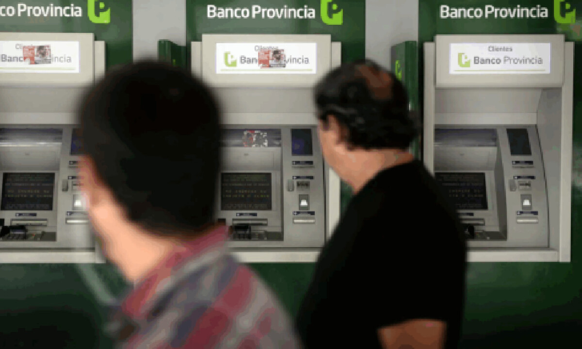 Cuando cobran estatales y docentes: la Provincia informó las fechas de pago