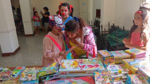 Los reyes dejaron sus regalos en la Parroquia Nuestra Señora del Carmen (video)