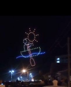Los drones iluminaron el cielo en Claromecó (video)