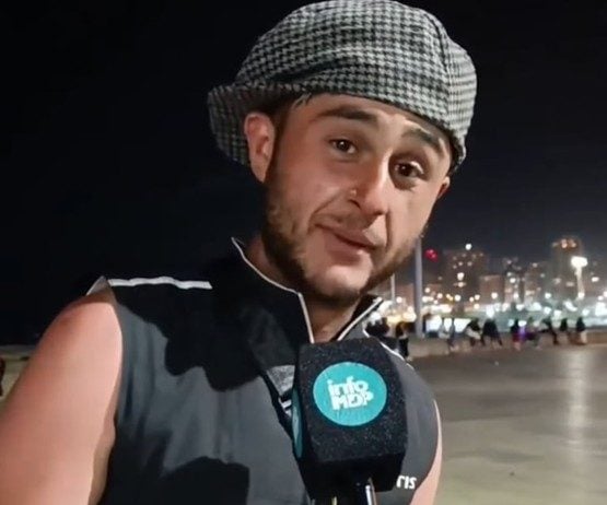 Su familia bahiense lo buscaba y apareció dando una nota en un móvil en Mar del Plata