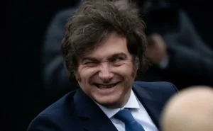 Golpe a la jubilación mínima: el bono sigue congelado en $70.000