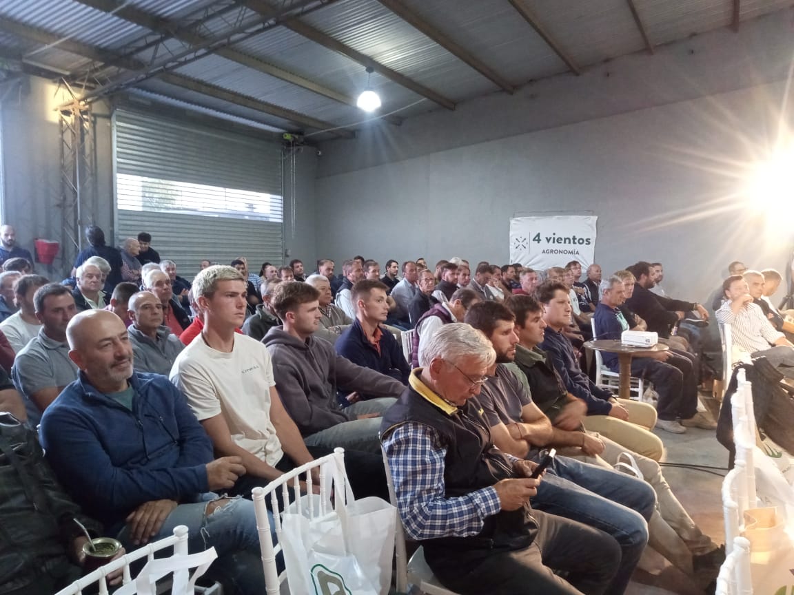 (audio y video) Manejo técnico y debate: las claves de la masiva convocatoria de Cuatro Vientos