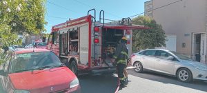 Incendio sofocado por Bomberos con “daños totales” (audio)