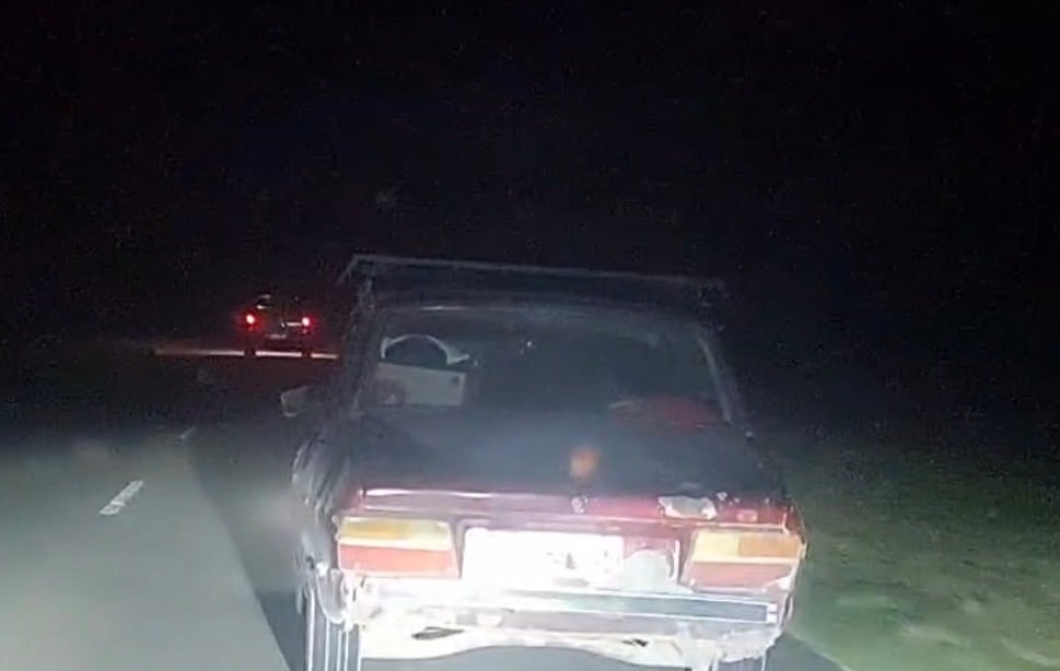 Actitud criminal: ni una p… luz