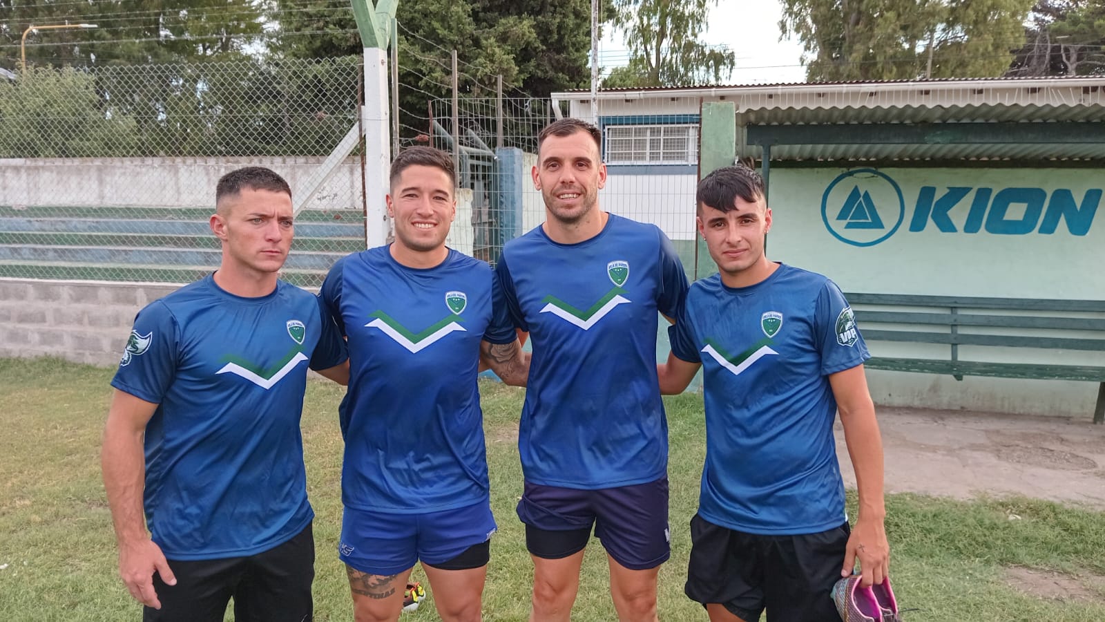 Villa presentó sus refuerzos y arrancó la pretemporada