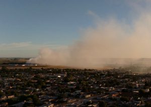 Humareda en la ciudad por incendio en el basurero (videos)