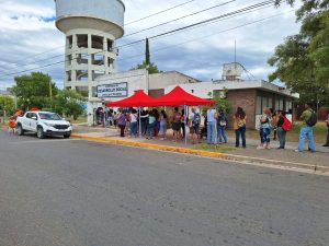 (audio y video) Gran concurrencia en la Secretaría de Desarrollo Social por la inscripción al plan de vivienda