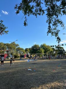Chaves: Verano en Movimiento en la Plaza del Inmigrante