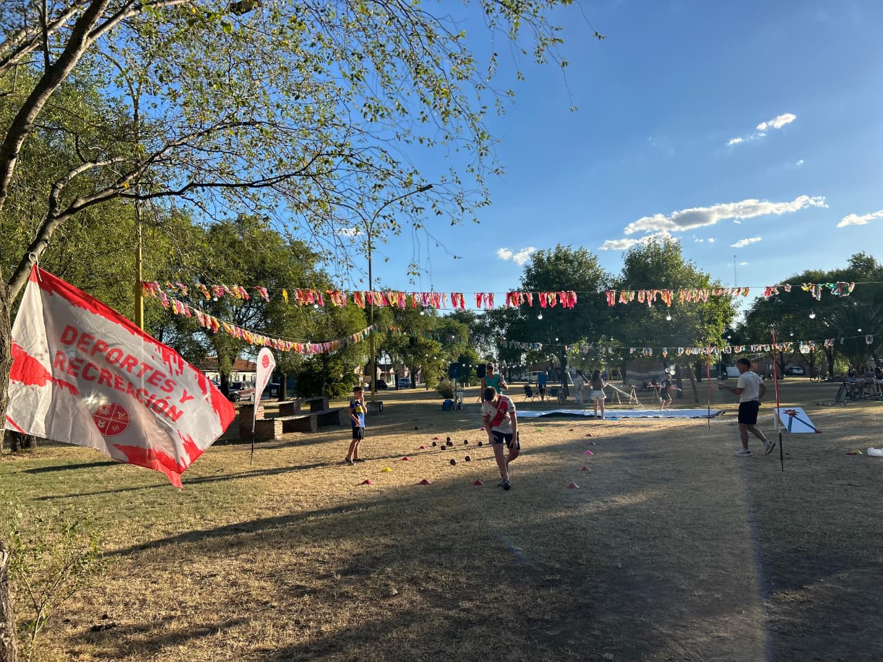 Chaves: Verano en Movimiento en la Plaza del Inmigrante