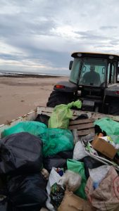 (audio y videos) Civetta: “los pescadores merecen un tirón de oreja por ensuciar la playa”