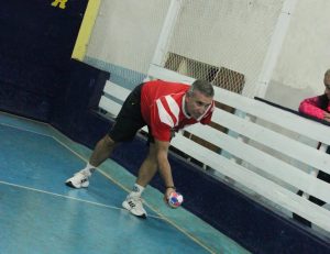 Bochas: Barrios vs. Degue. Por el título y el pasaje al Zonal
