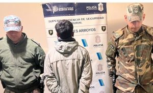 Hurtó celular de un camión, huyó al Parque Industrial y fue capturado