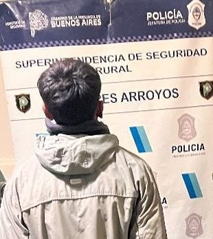 Hurtó celular de un camión, huyó al Parque Industrial y fue capturado
