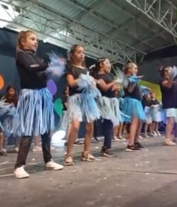 (videos) Colorido cierre de actividades de la Colonia “Pequeños Soles”