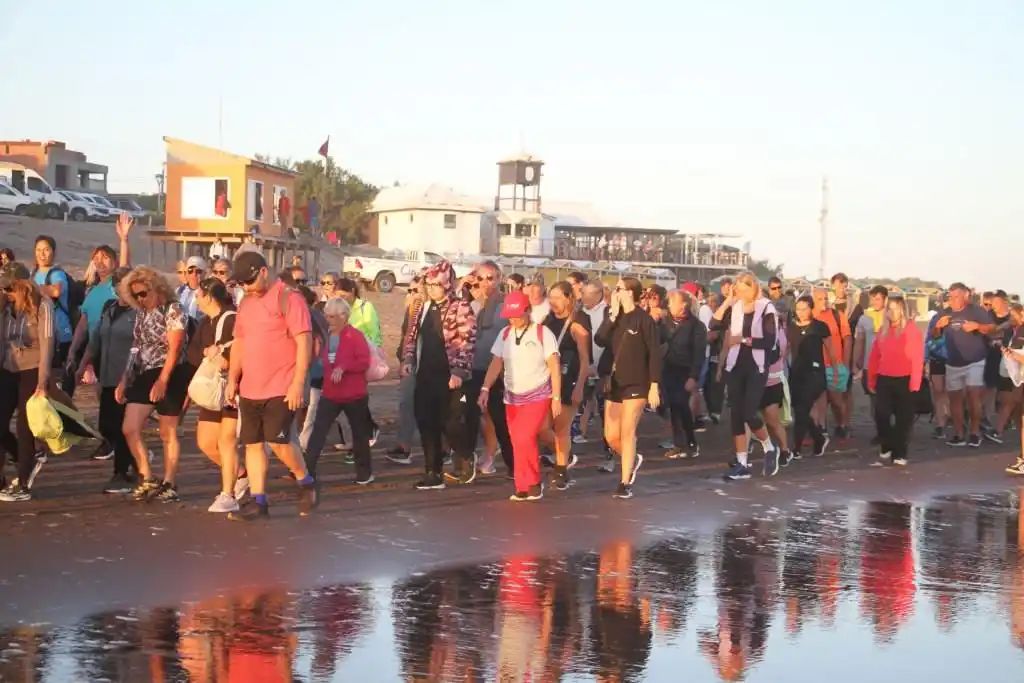 Más de 150 participantes tuvo la Caminata al Caracolero.