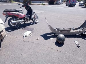 Choque en San Martín y Azcuénaga: Una motociclista al Hospital