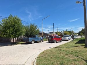 Accidente en Rauch y La Rioja: una moto terminó debajo de una Ecosport
