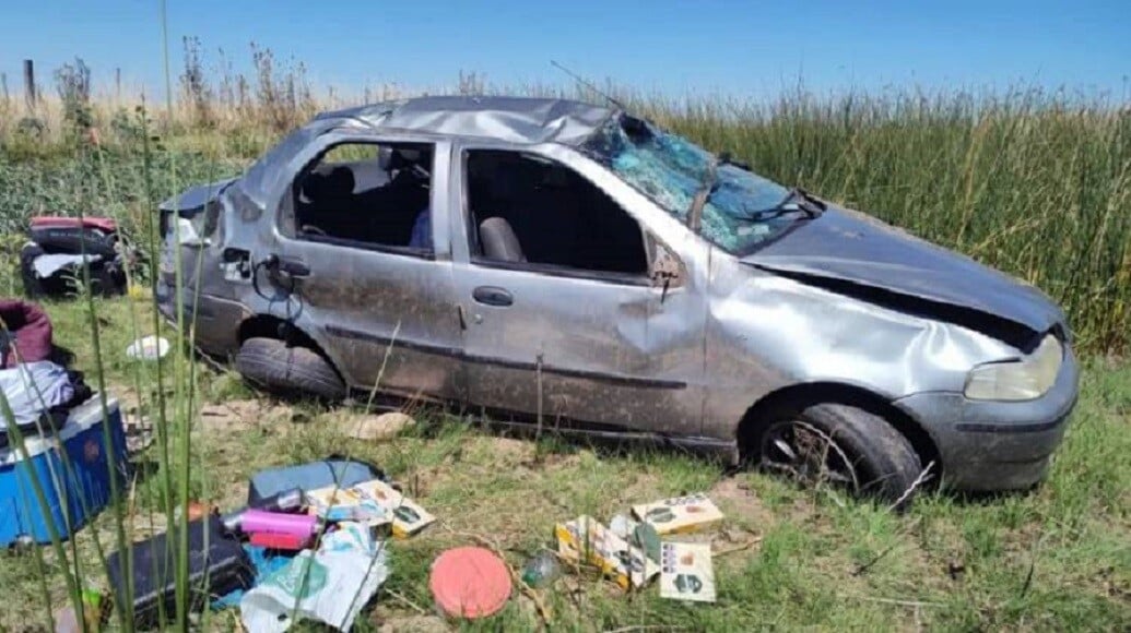 Una mujer murió luego de un vuelco en la Ruta 51: hay dos heridos