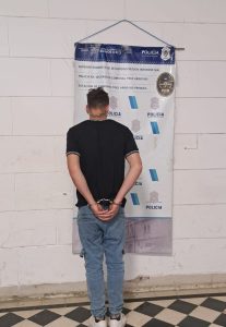 Buscaba a su expareja, rompió la puerta, amenazó y fue al calabozo