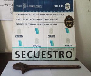 Buscaba a su expareja, rompió la puerta, amenazó y fue al calabozo